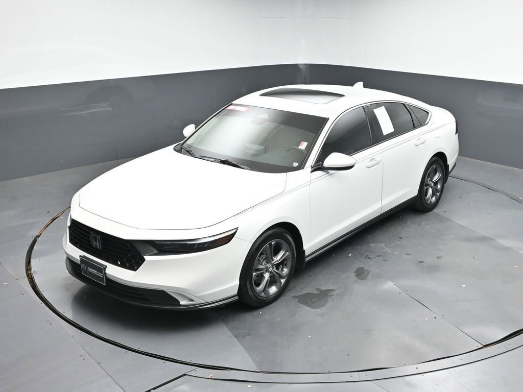 Used 2023 Honda Accord EX image 32