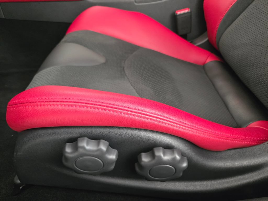 Used 2025 Nissan Z Performance w/ Floor Mat Package RWD image 27
