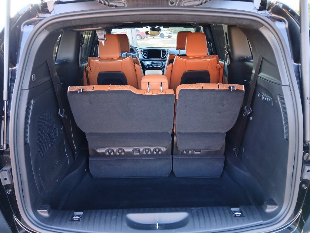 Certified 2024 Chrysler Pacifica Pinnacle image 26