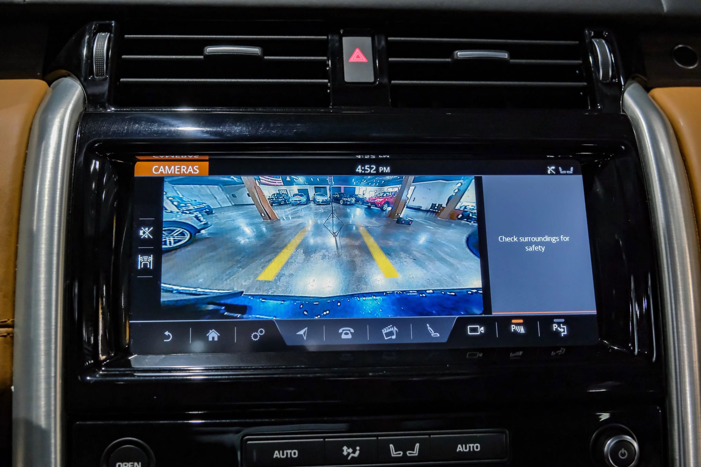Used 2019 Land Rover Discovery HSE Luxury image 22