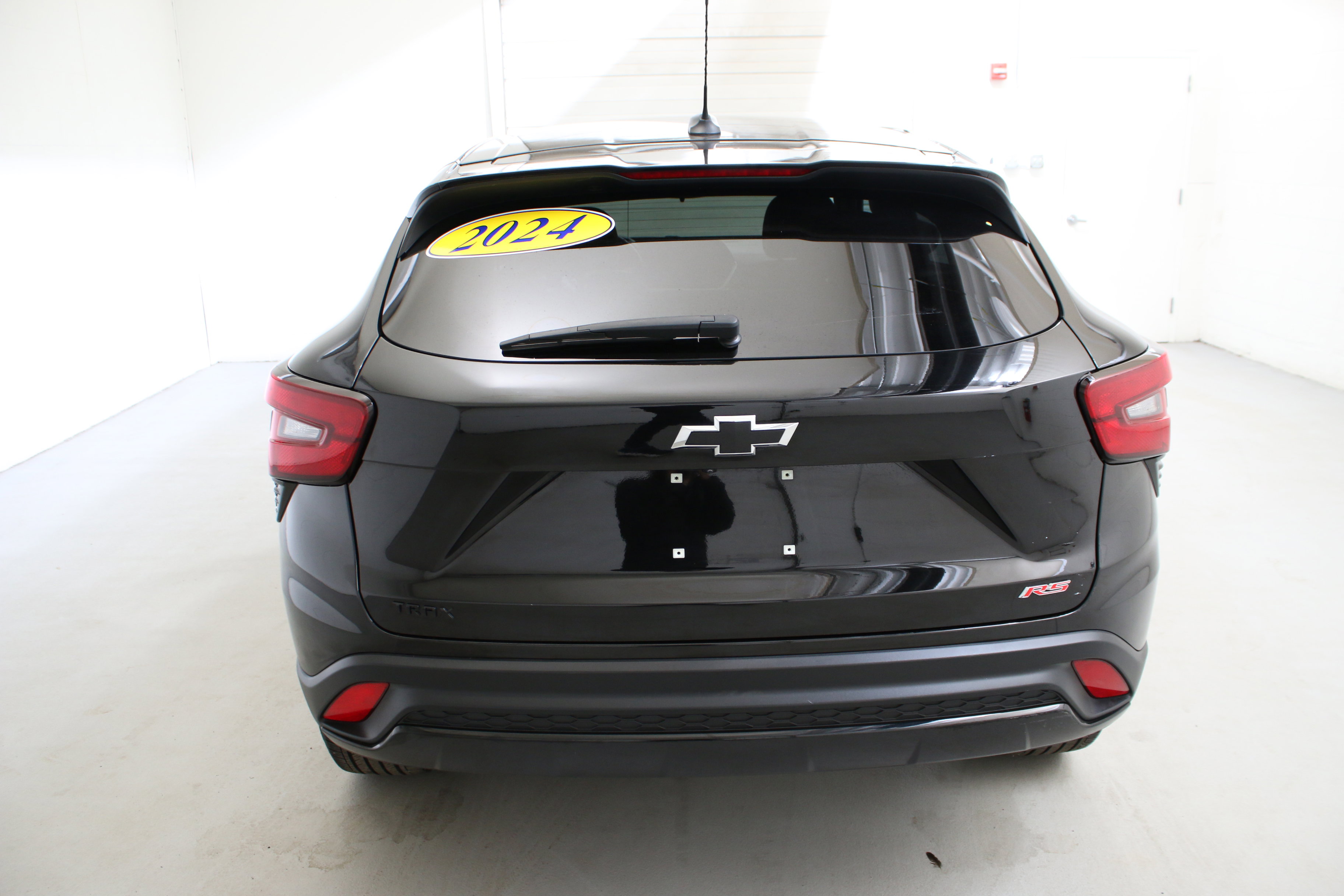 Used 2024 Chevrolet Trax RS w/ Driver Confidence Package image 8
