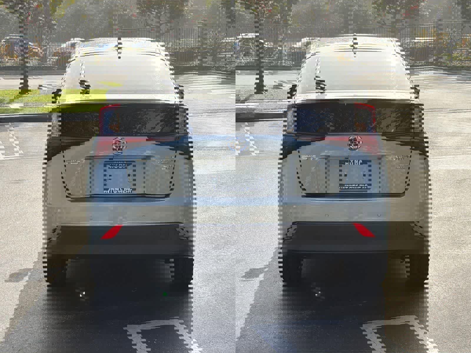 Used 2021 Toyota Prius L Eco image 5