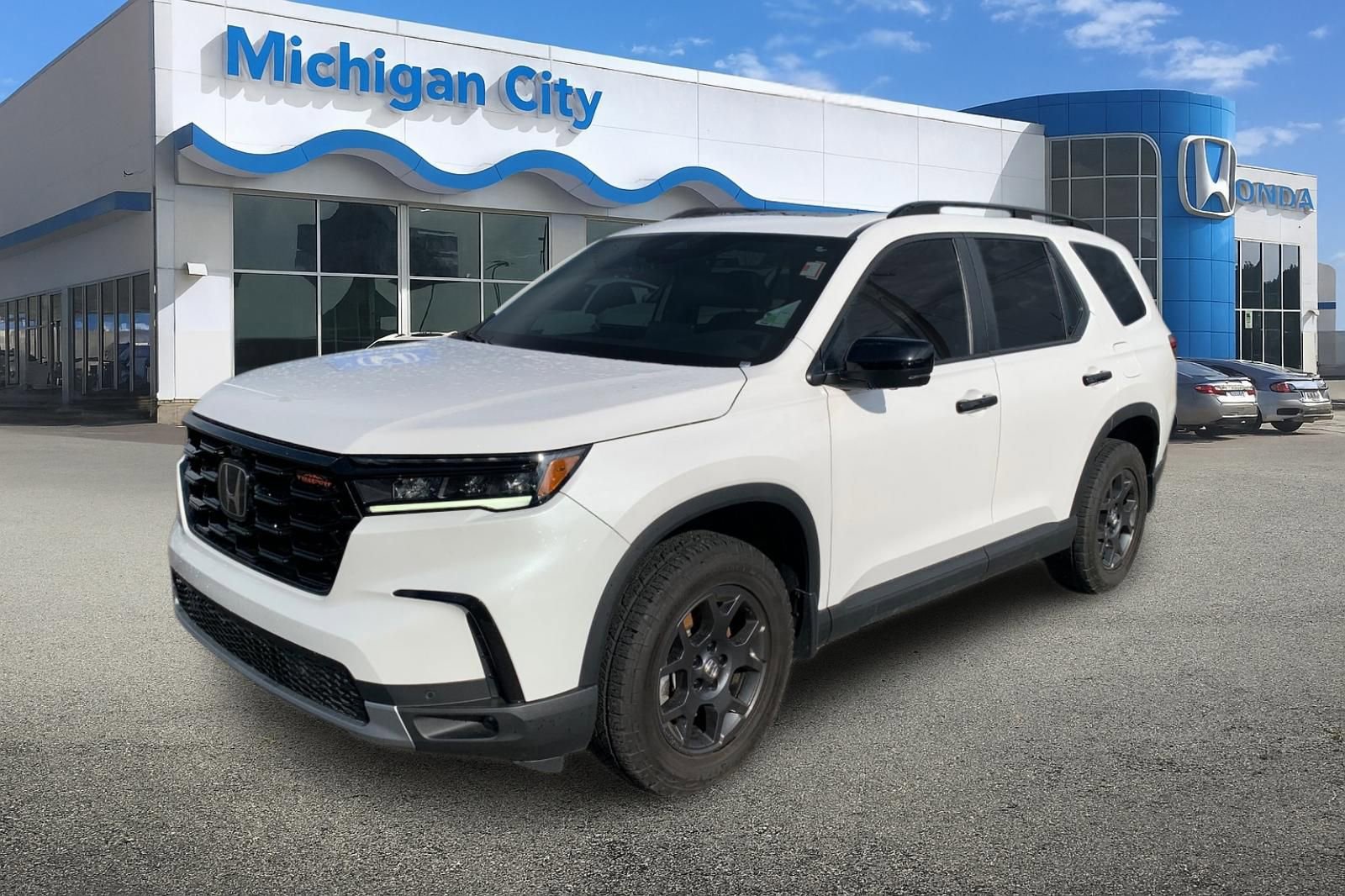 Certified 2025 Honda Pilot TrailSport image 1