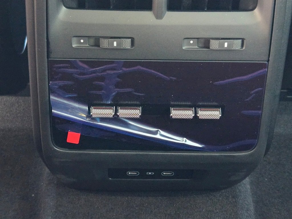 New 2025 Porsche Macan 4S Electric image 32