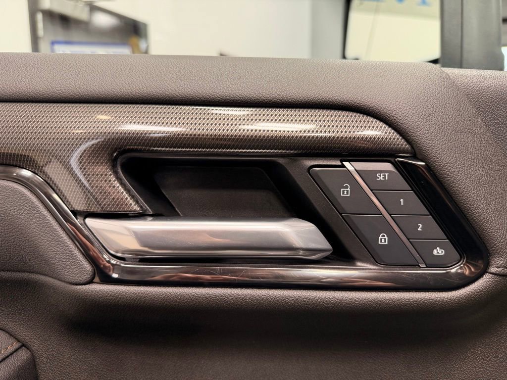 Used 2025 GMC Sierra 2500 AT4 w/ AT4 Premium Plus Package image 29