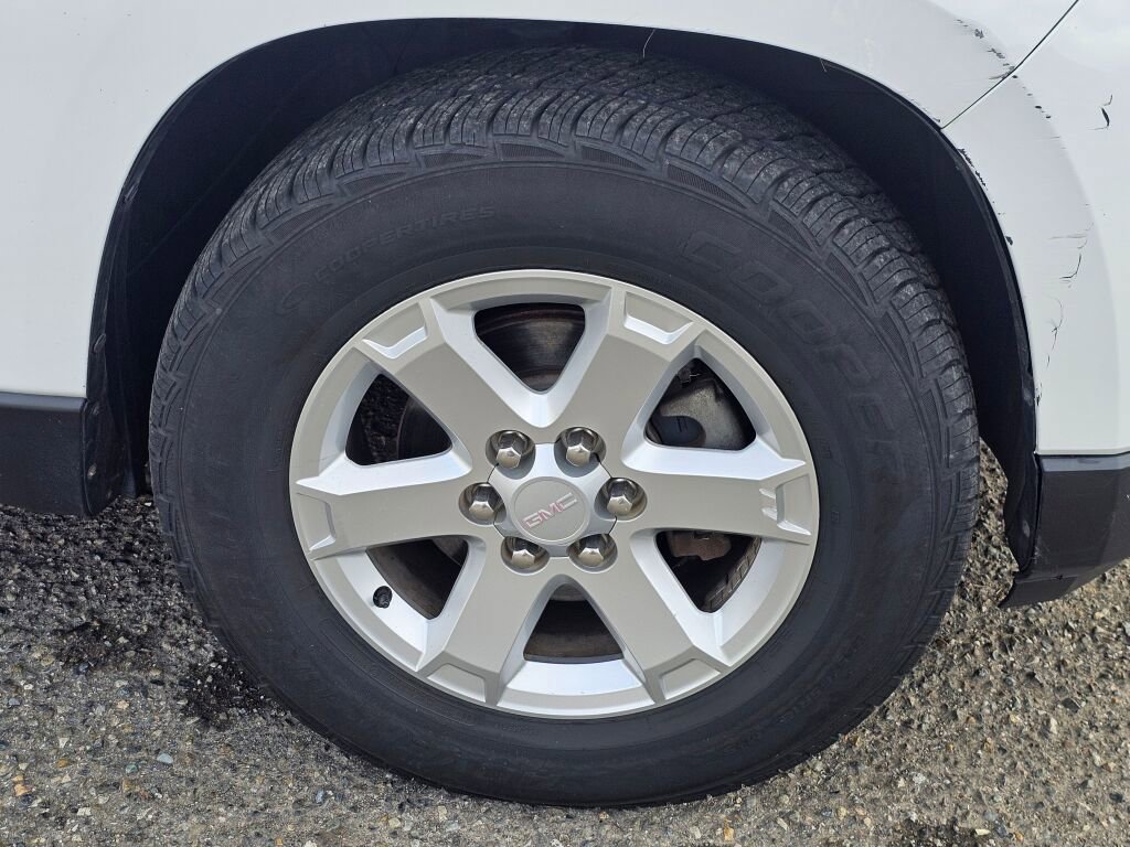 Used 2016 GMC Acadia SLE image 9