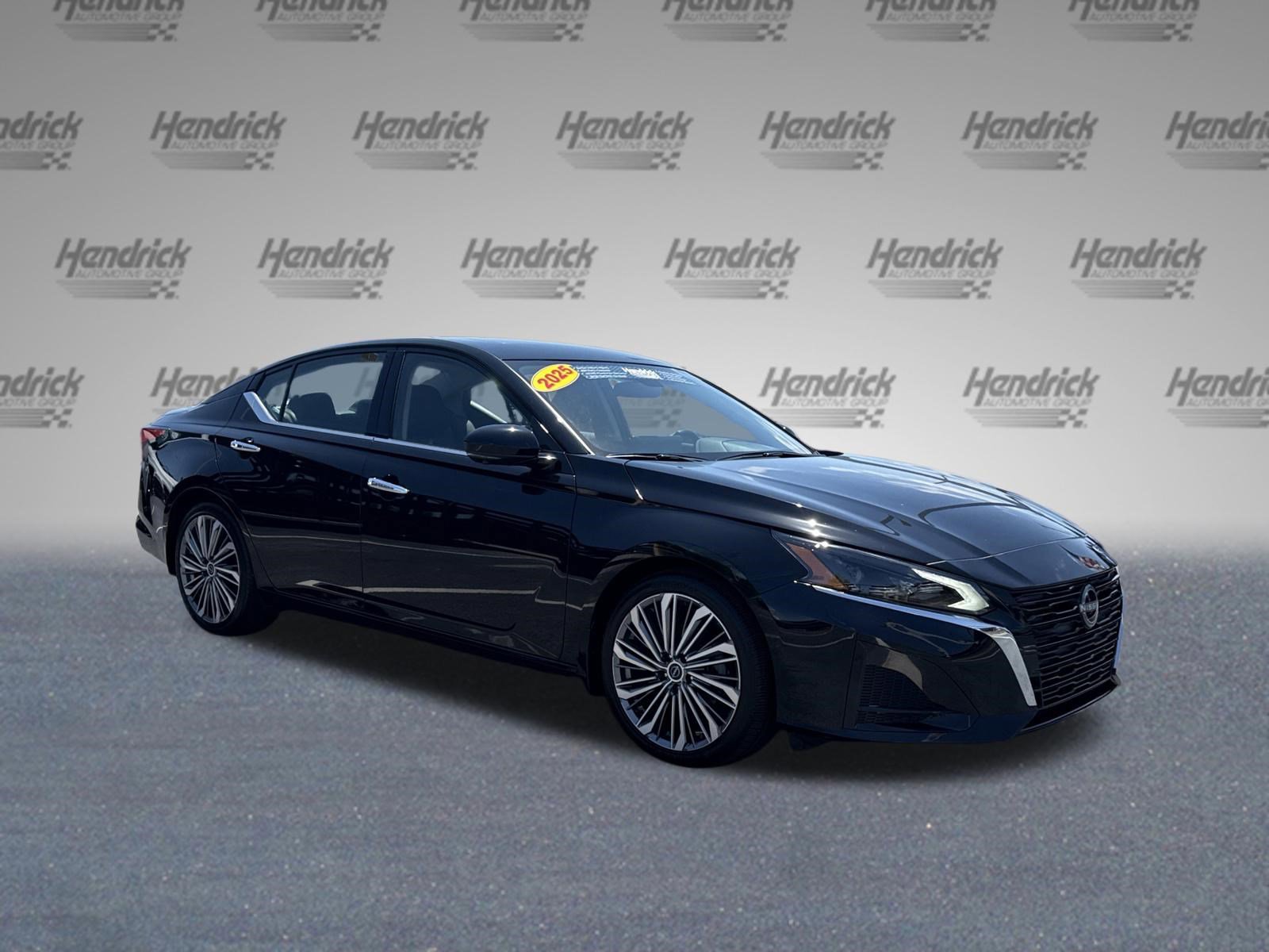 Used 2025 Nissan Altima 2.5 SL FWD image 2