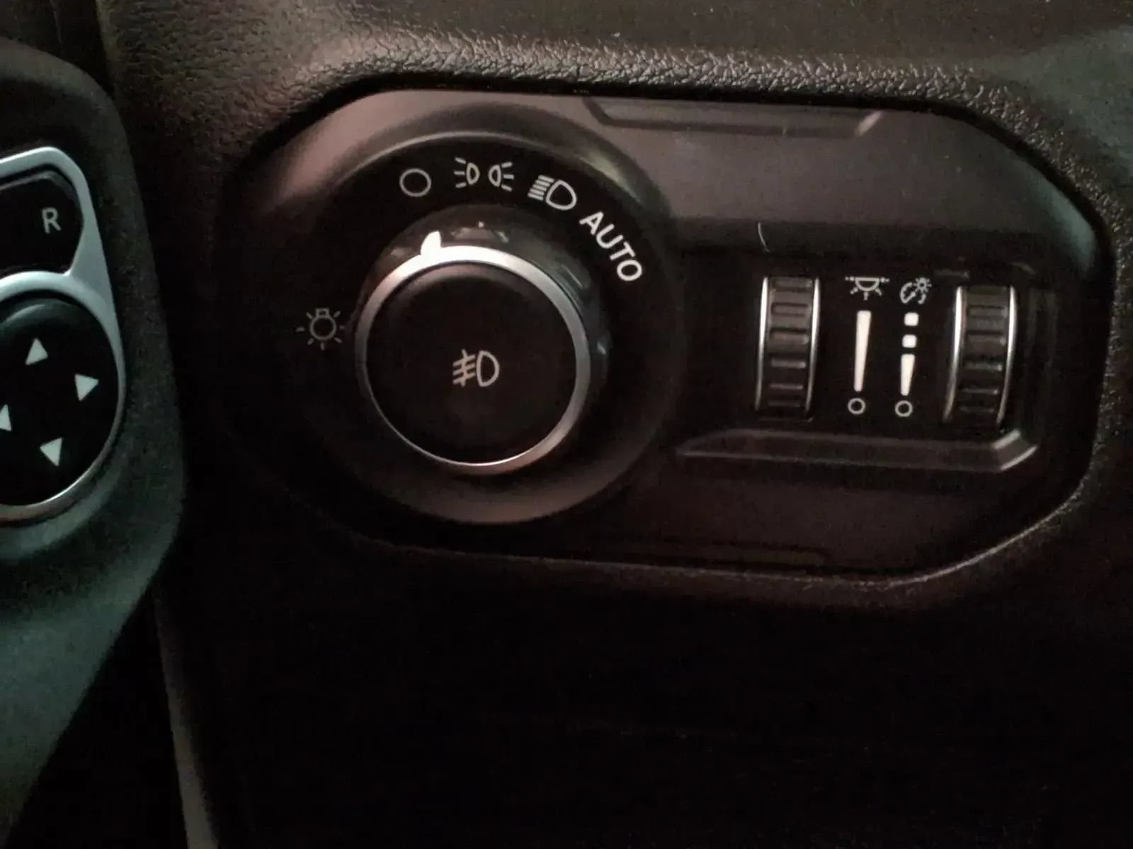 Used 2018 Jeep Wrangler Unlimited Sport S AWD/4WD image 28