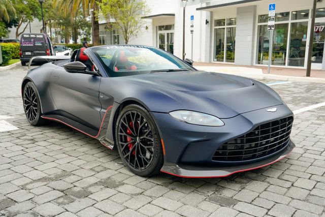 Used 2023 Aston Martin V12 Vantage Roadster RWD image 38