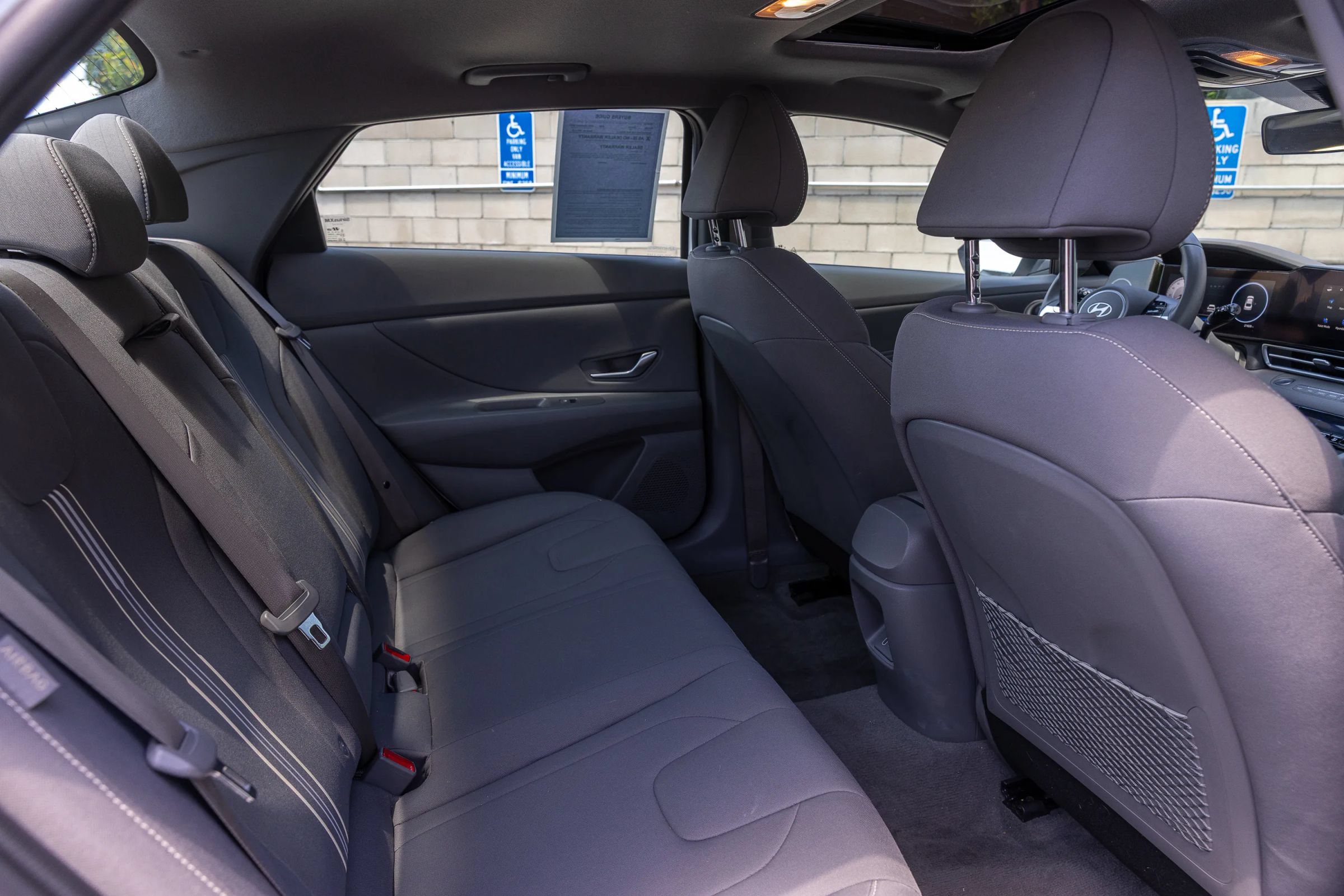 Used 2025 Hyundai Elantra SEL FWD image 27
