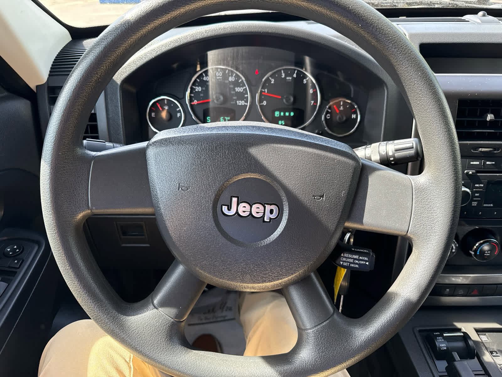 Used 2010 Jeep Liberty Sport w/ Popular Equipment Group AWD/4WD image 18