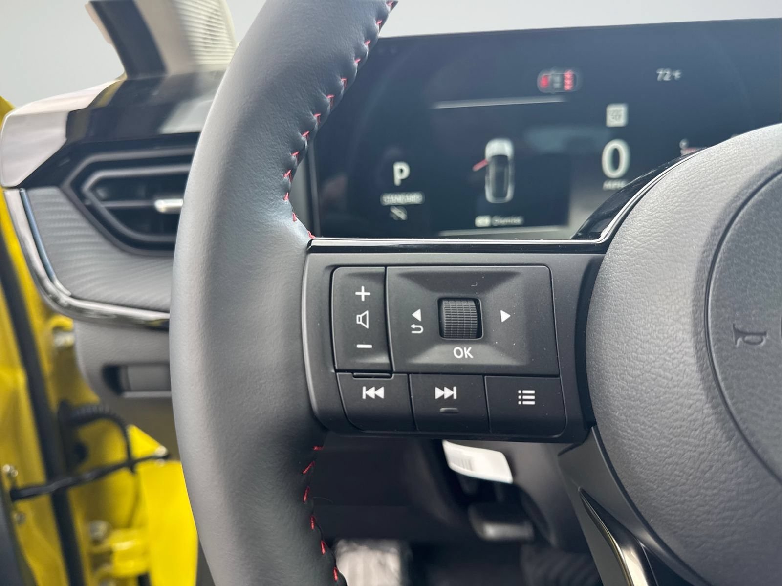 New 2026 Nissan Kicks SR w/ SR Premium Package FWD image 15