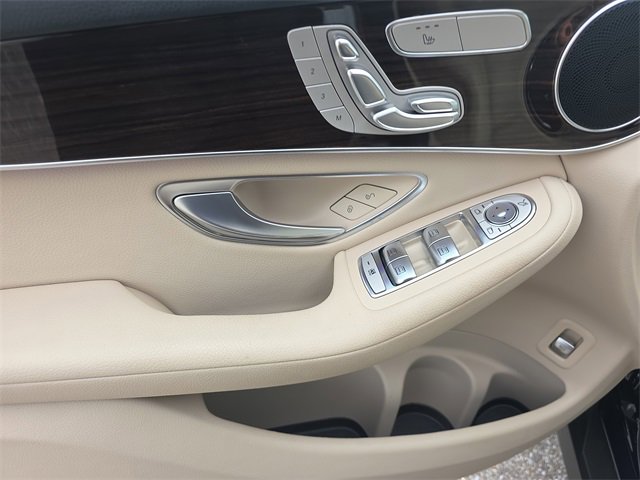 Used 2022 Mercedes-Benz GLC 300 4MATIC image 16