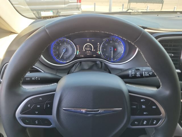 Used 2022 Chrysler Pacifica Touring-L FWD image 29