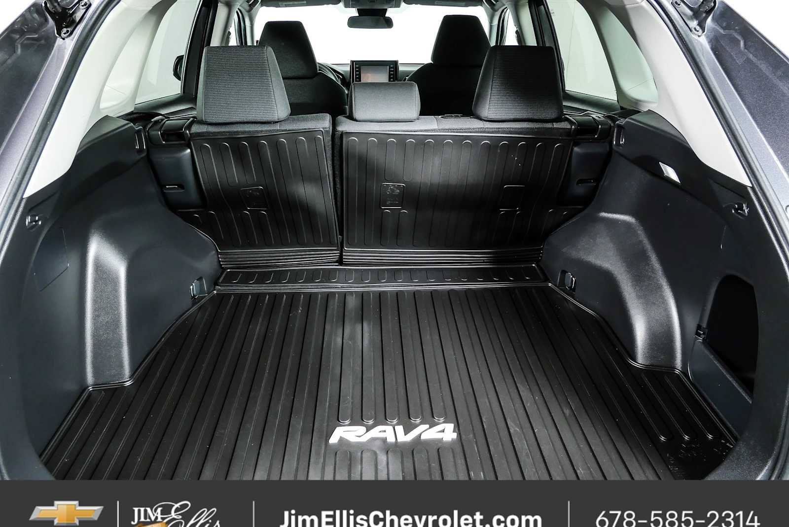 Used 2022 Toyota RAV4 LE FWD image 29