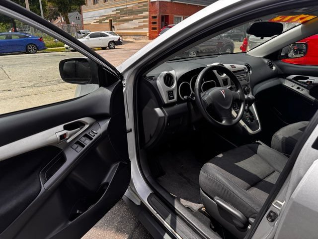 Used 2009 Pontiac Vibe w/ Preferred Package FWD image 8