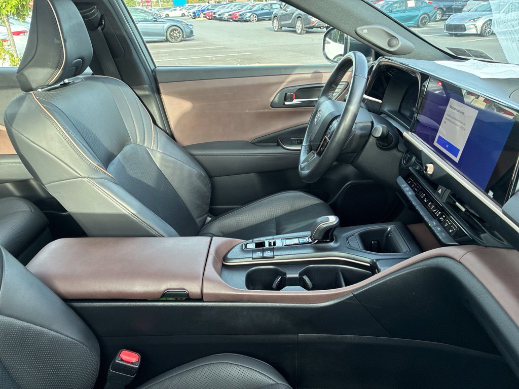 Certified 2023 Toyota Crown AWD/4WD image 22