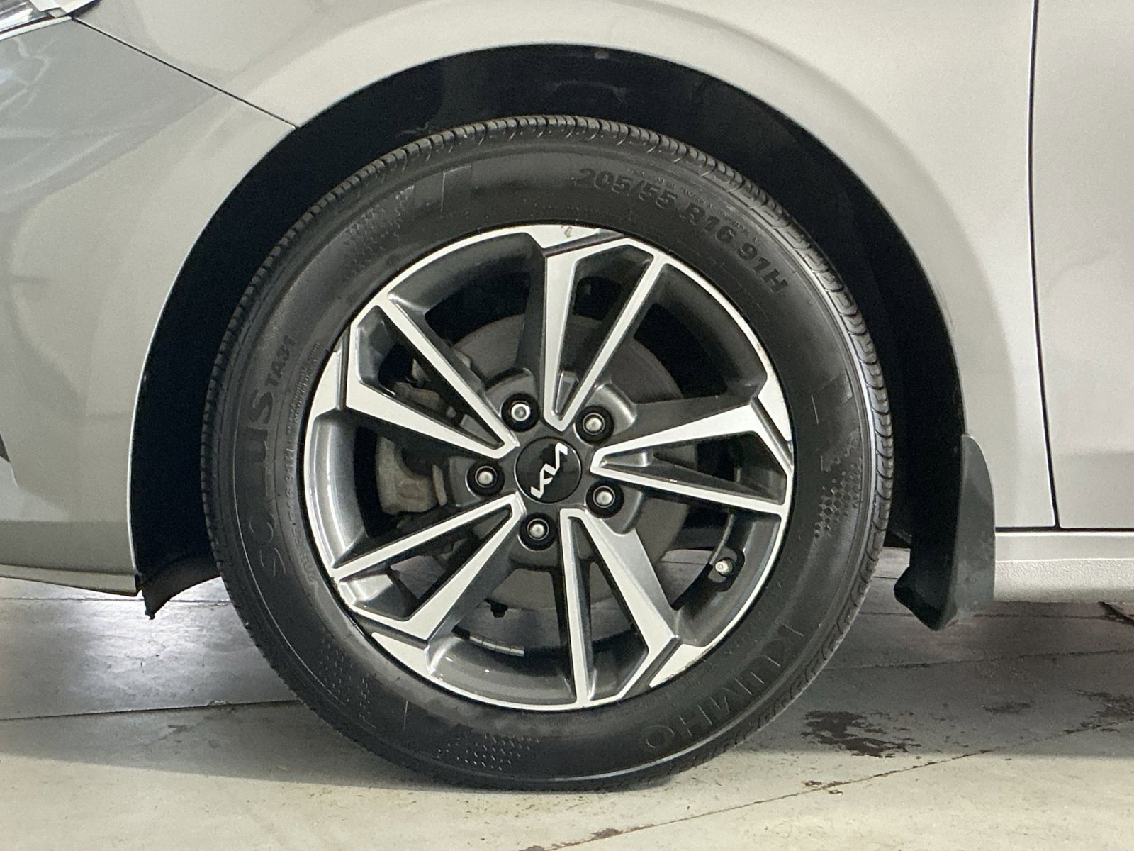 Used 2023 Kia Forte LXS w/ LXS Technology Package image 13