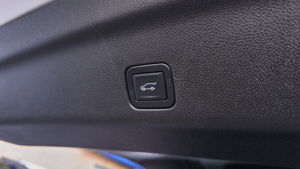 Used 2022 Cadillac Escalade ESV Sport Platinum w/ Heavy-Duty Trailer Package image 13