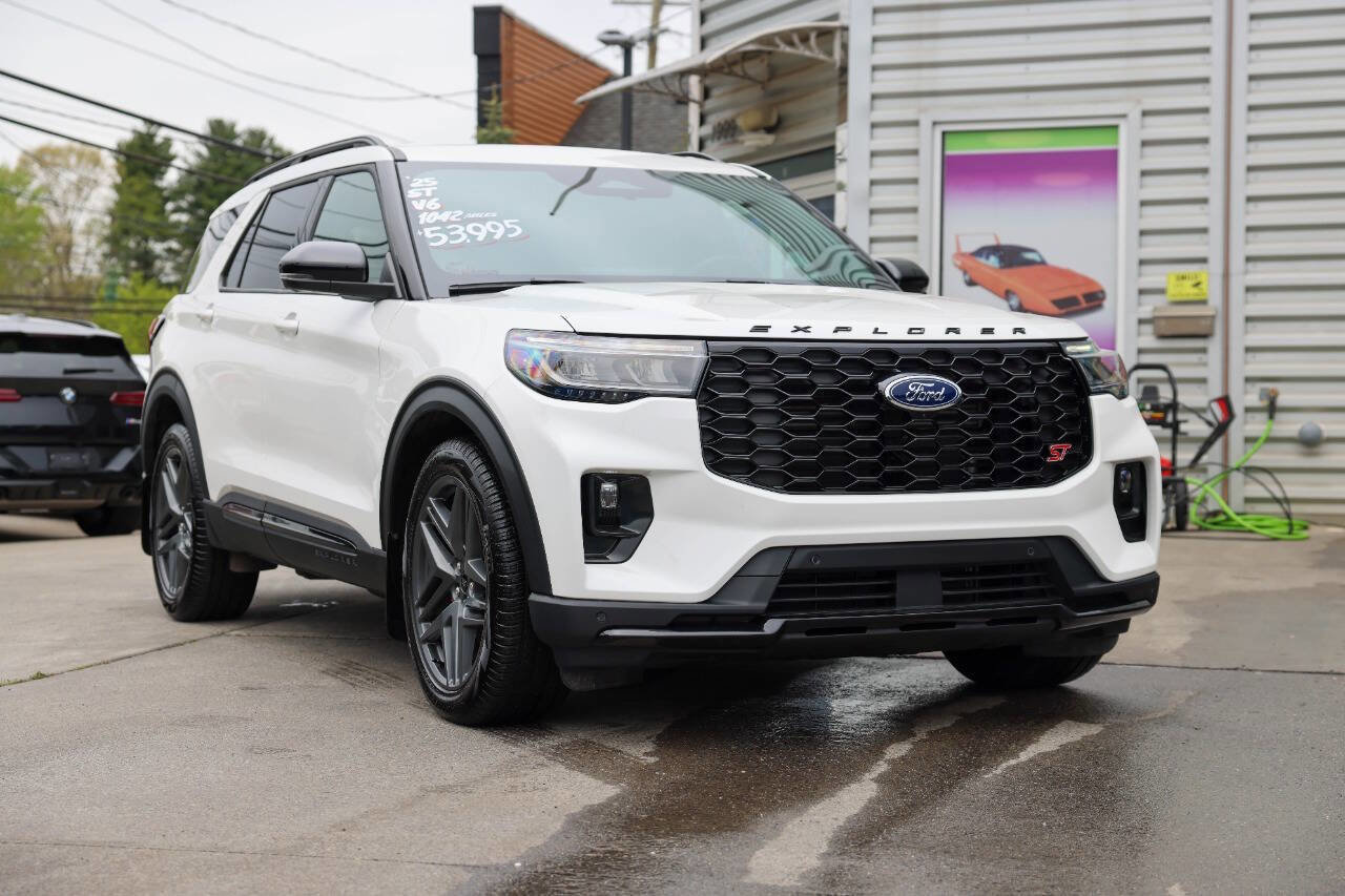 Used 2025 Ford Explorer ST