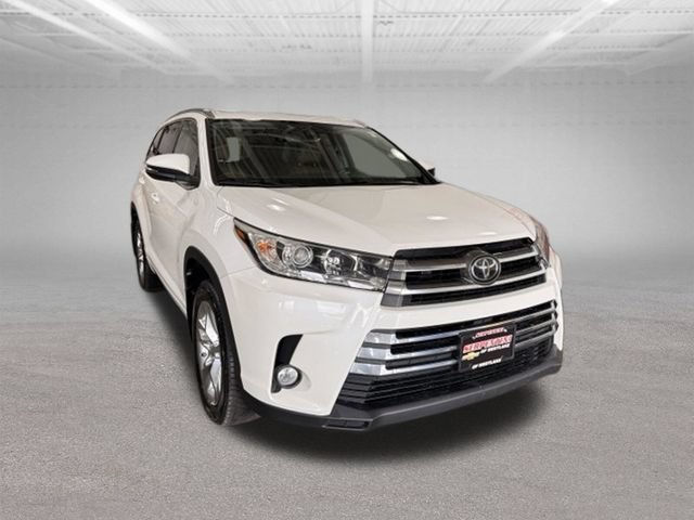 Used 2017 Toyota Highlander AWD V6 image 3