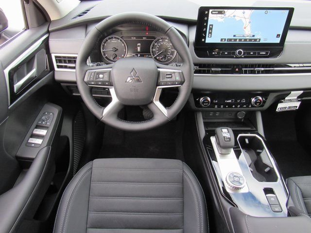 New 2026 Mitsubishi Outlander SE image 9