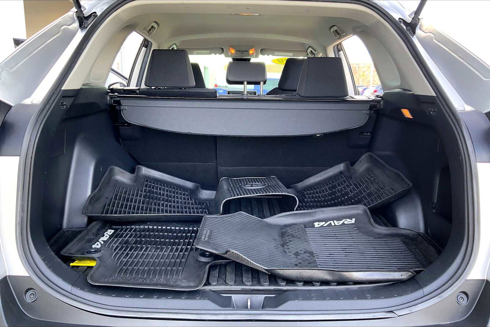 Used 2019 Toyota RAV4 LE w/ All Weather Liner Package AWD/4WD image 34