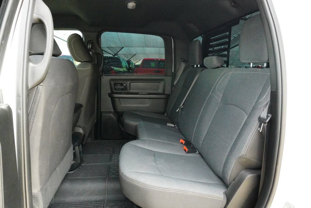 Used 2024 RAM 3500 Tradesman w/ Chrome Appearance Group AWD/4WD image 31