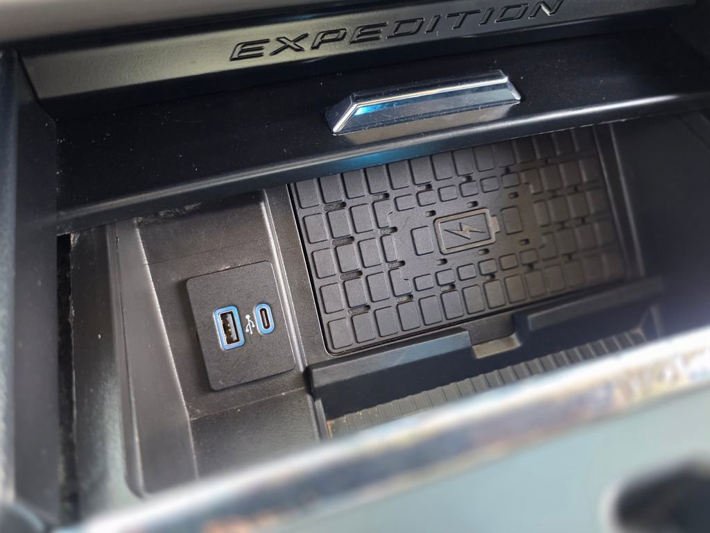 Used 2024 Ford Expedition Max XLT image 33