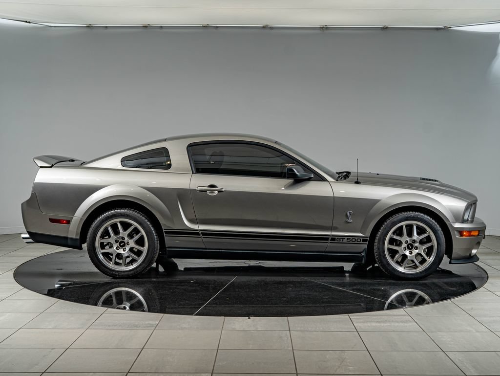 Used 2009 Ford Mustang Shelby GT500 RWD image 4