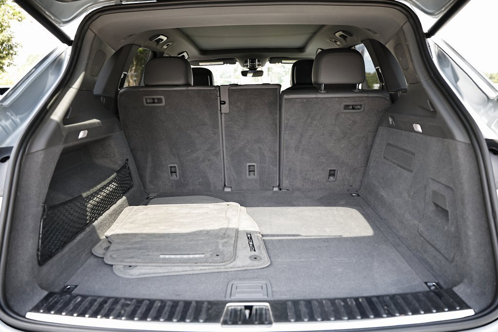 Used 2022 Porsche Cayenne Platinum Edition image 30