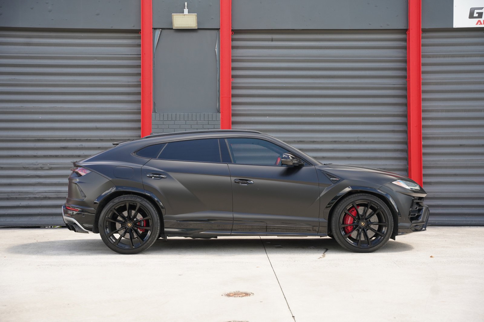 Used 2019 Lamborghini Urus AWD/4WD image 8