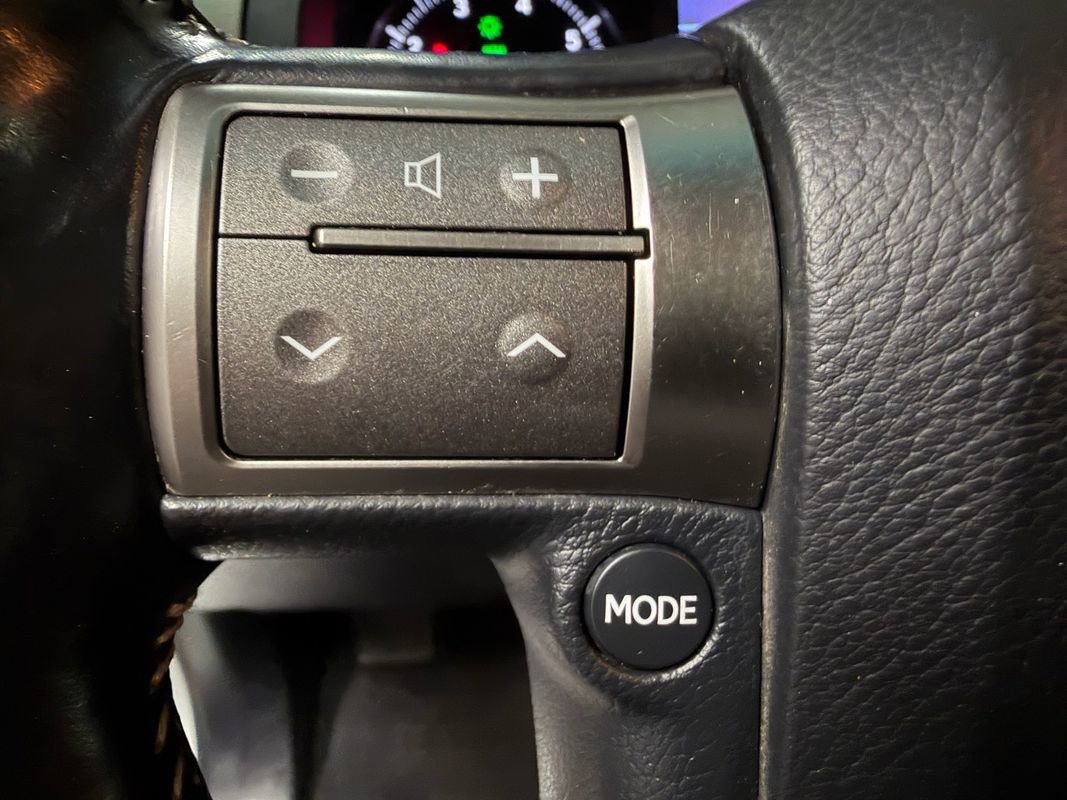 Used 2018 Lexus GX 460 Premium w/ Premium Package image 12