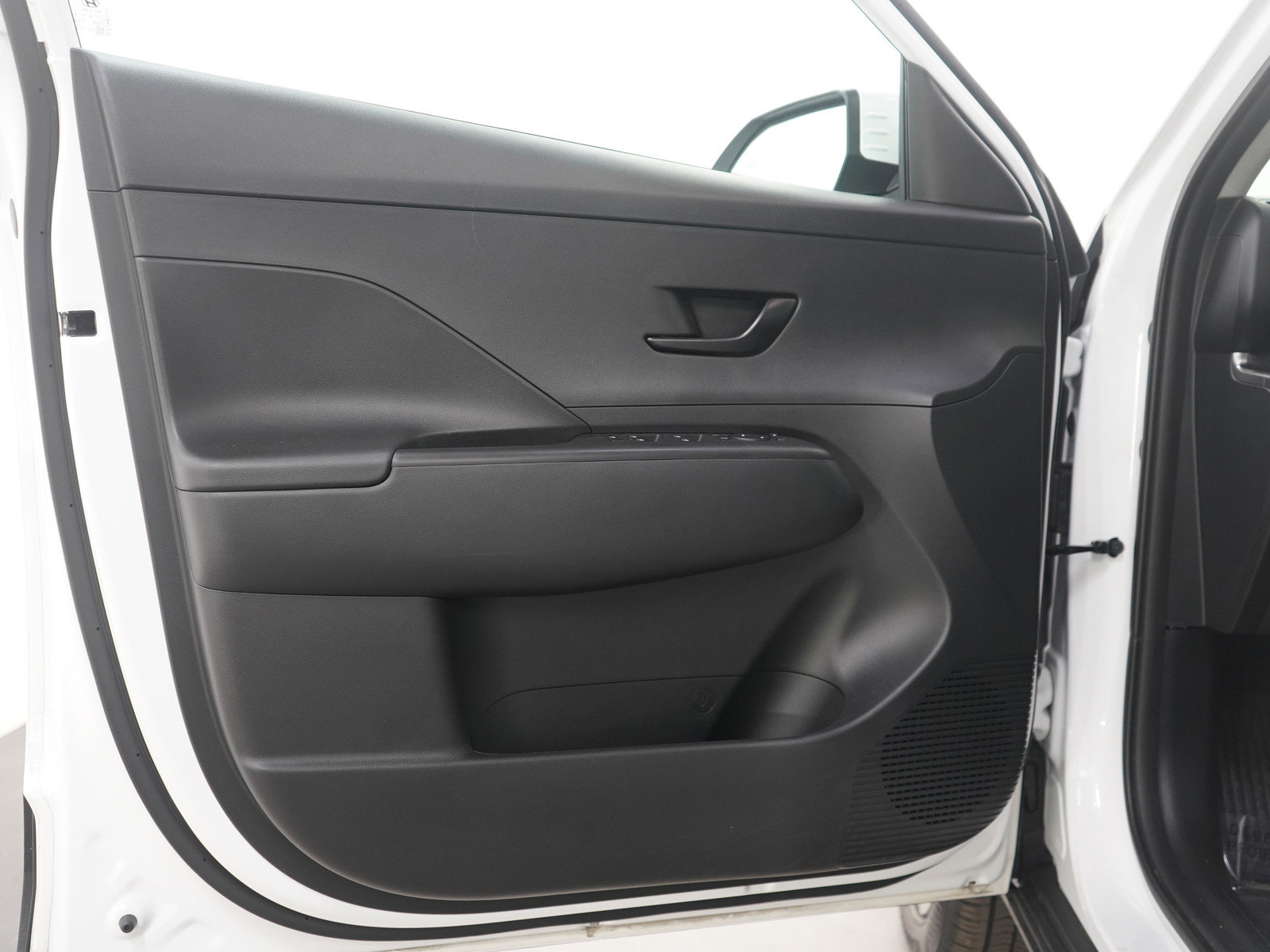 Used 2025 Hyundai Kona SEL image 21