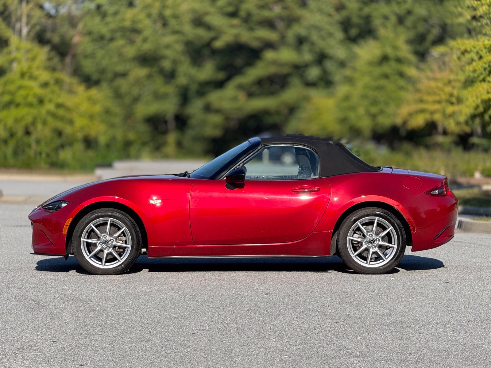 Used 2016 MAZDA MX-5 Miata Sport RWD image 9