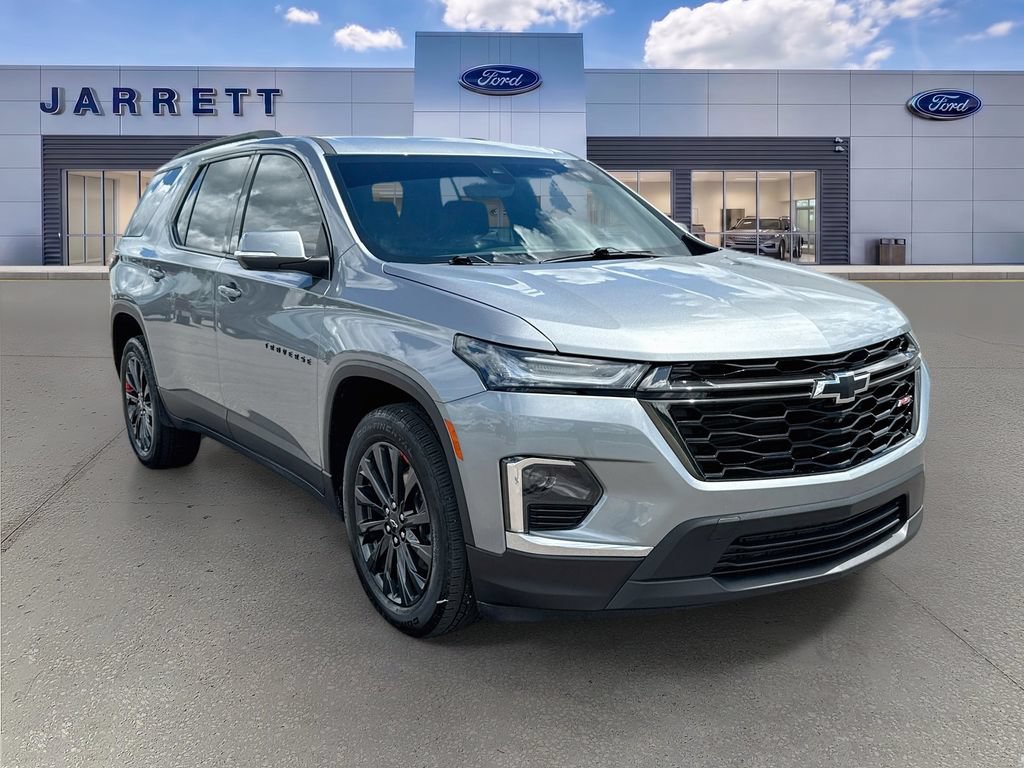 Used 2023 Chevrolet Traverse RS FWD image 1