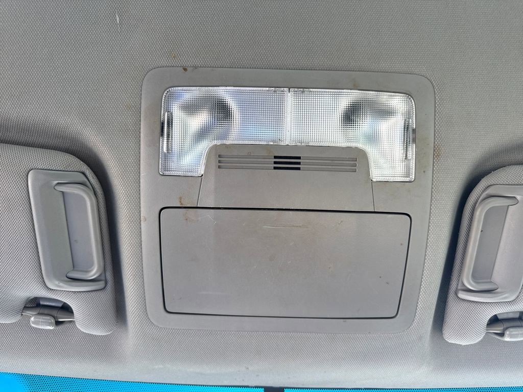 Used 2017 Toyota Camry SE image 28