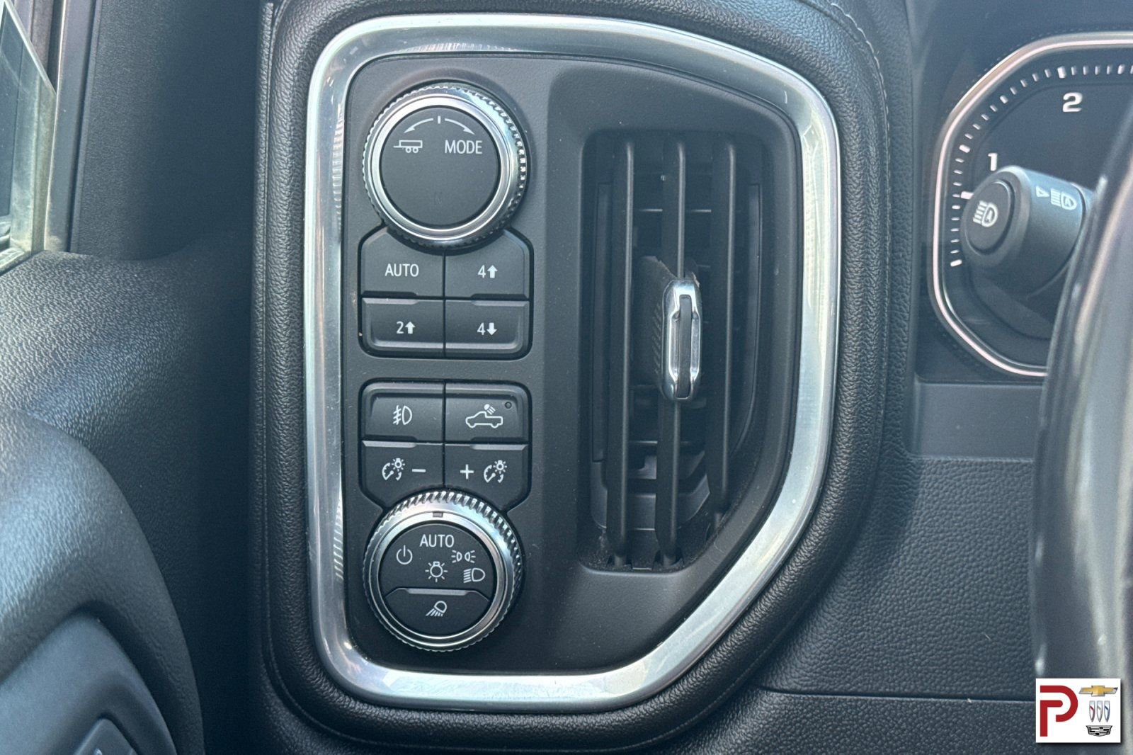 Used 2022 GMC Sierra 2500 Denali image 32