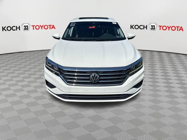 Used 2021 Volkswagen Passat 2.0T SE FWD image 2