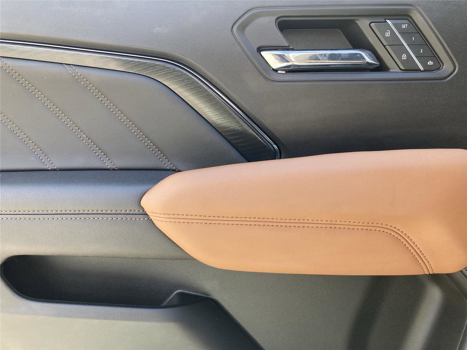 Used 2023 GMC Canyon AT4 w/ AT4 Premium Package image 26