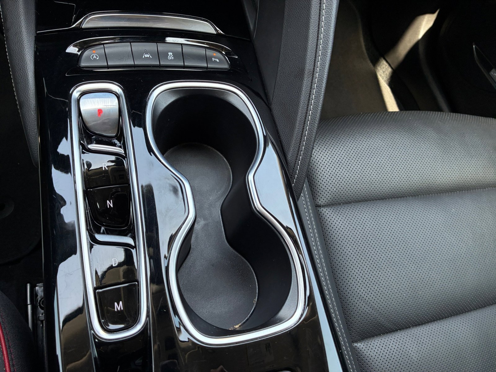 Used 2022 Buick Envision Essence w/ Technology Package I FWD image 22