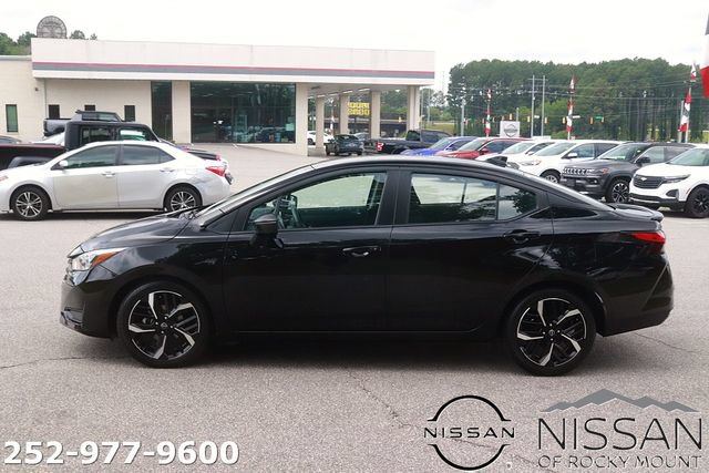 Used 2024 Nissan Versa SR FWD image 4