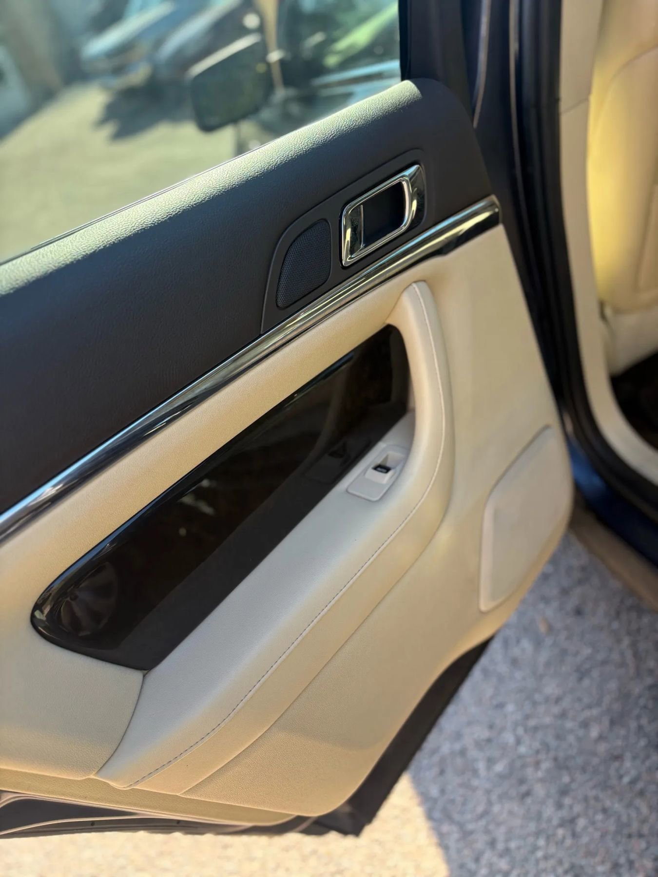 Used 2014 Lincoln MKS w/ Equipment Group 101A image 29