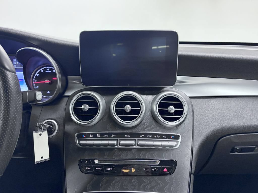 Used 2018 Mercedes-Benz GLC 300 4MATIC image 18
