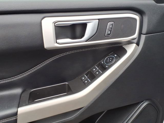 Used 2022 Ford Explorer XLT image 11