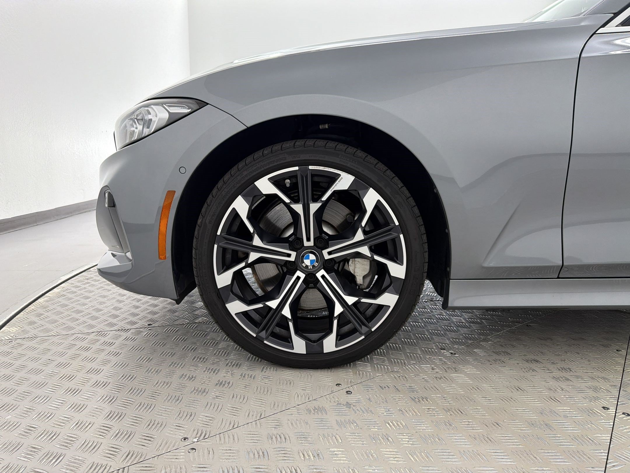 Used 2025 BMW 330i Sedan RWD image 12