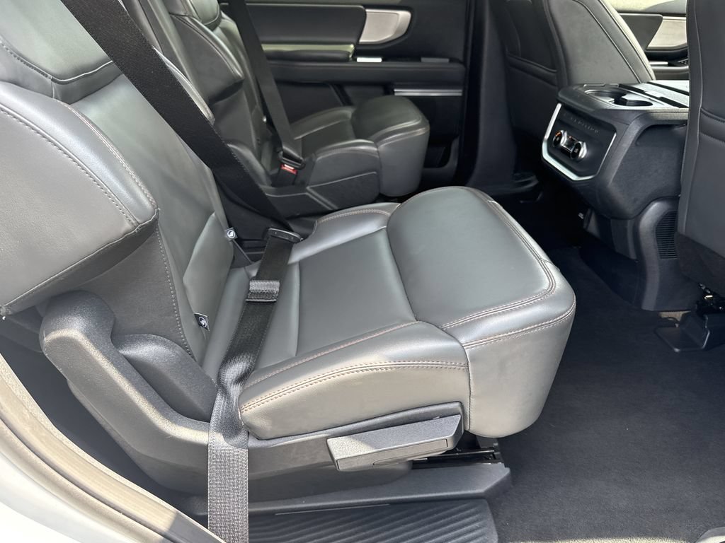 Used 2025 Ford Expedition Active AWD/4WD image 15