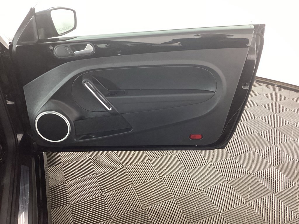 Used 2016 Volkswagen Beetle 1.8T SE image 9