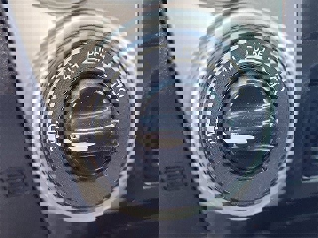 Used 2017 Nissan Titan PRO-4X w/ Pro-4x Convenience Package image 18