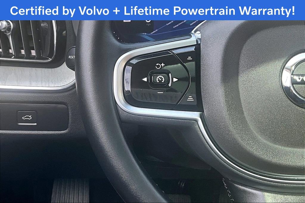 Used 2025 Volvo XC60 B5 Plus image 26